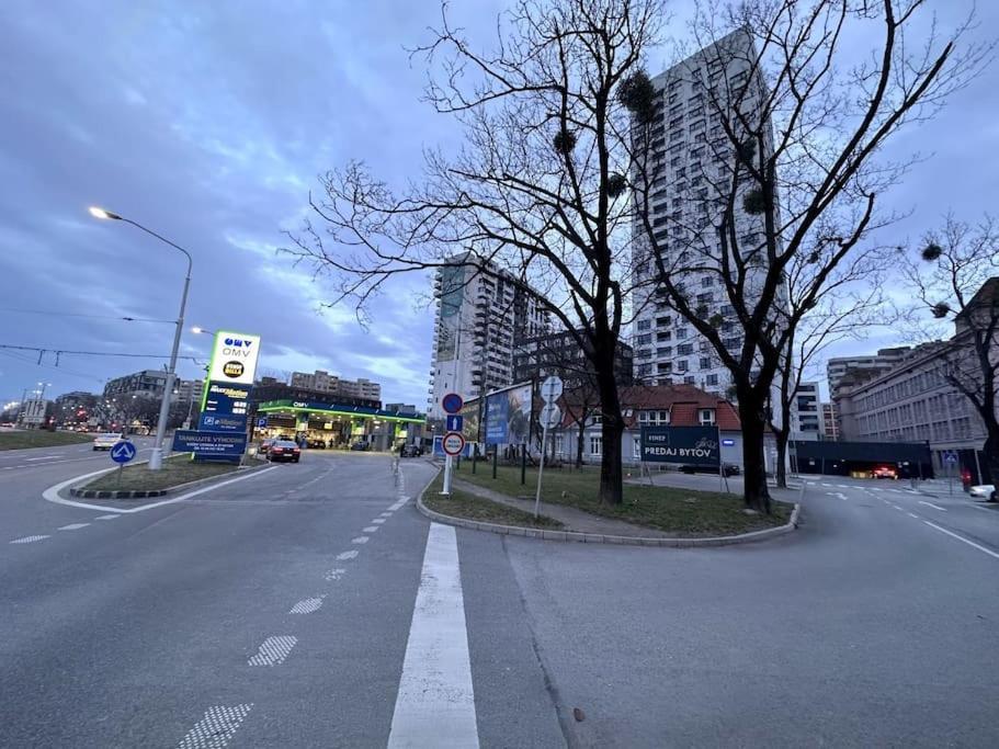 New Near Tipos Arena, Free Parking, Danubius One Building * 布拉迪斯拉发