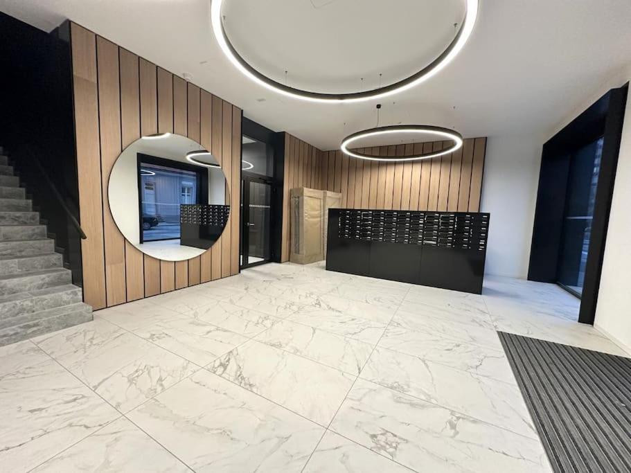 New Near Tipos Arena, Free Parking, Danubius One Building 公寓