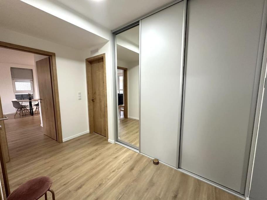 公寓 New Near Tipos Arena, Free Parking, Danubius One Building
